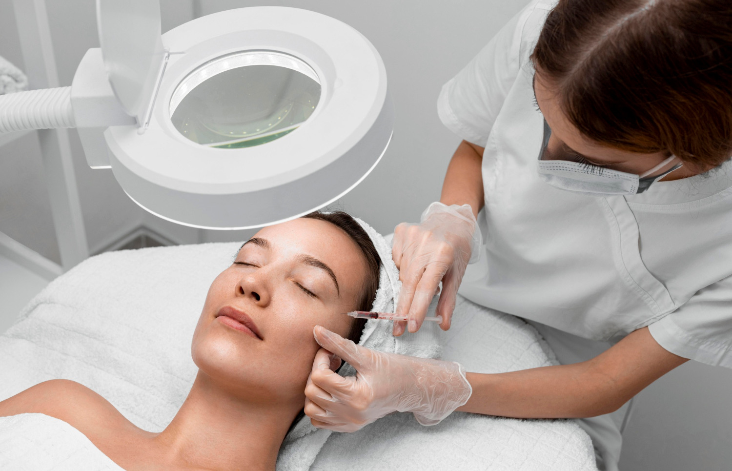 Injections de Botox et Filler : Tout sur les Résultats, Risques et Avantages